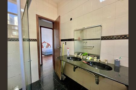 Casa para alugar com 380m², 5 quartos e 4 vagas