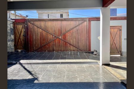 Casa para alugar com 380m², 5 quartos e 4 vagas