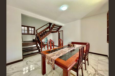 Casa para alugar com 380m², 5 quartos e 4 vagas