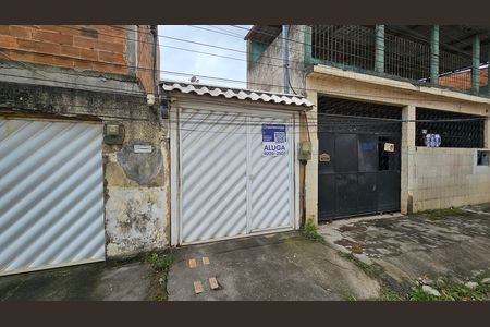 Casa para alugar com 200m², 2 quartos e 2 vagas Casa para alugar com 200m², 2 quartos e 2 vagasFachada