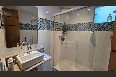 Banheiro da Suíte 1 de casa para alugar com 2 quartos, 200m² em Austin, Nova Iguaçu