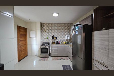 Casa para alugar com 200m², 2 quartos e 2 vagas Casa para alugar com 200m², 2 quartos e 2 vagasCozinha
