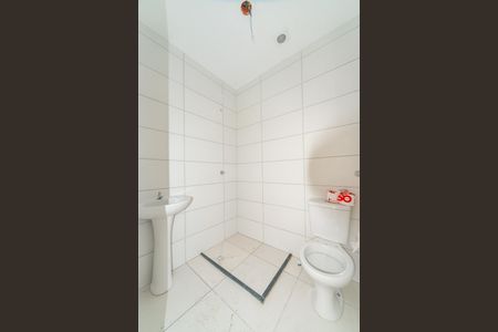 Casa de condomínio para alugar com 43m², 2 quartos e 2 vagas Casa de condomínio para alugar com 43m², 2 quartos e 2 vagasBanheiro