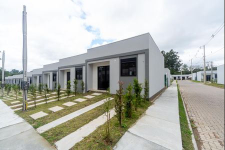 Casa de condomínio para alugar com 43m², 2 quartos e 2 vagas Casa de condomínio para alugar com 43m², 2 quartos e 2 vagasFachada