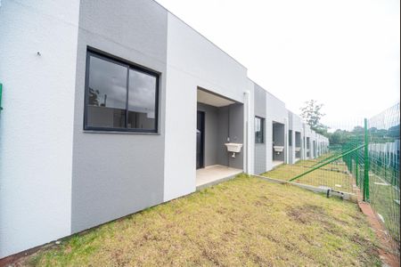 Quintal de casa de condomínio para alugar com 2 quartos, 43m² em Viamópolis, Viamão