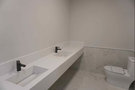 Casa de condomínio à venda com 309m², 4 quartos e 4 vagasBanheiro da Suíte 4