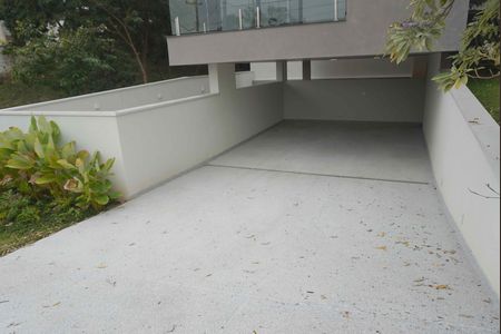 Garagem de casa de condomínio à venda com 4 quartos, 309m² em Suru, Barueri