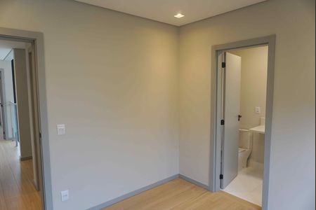Casa de condomínio à venda com 309m², 4 quartos e 4 vagasSuite 3