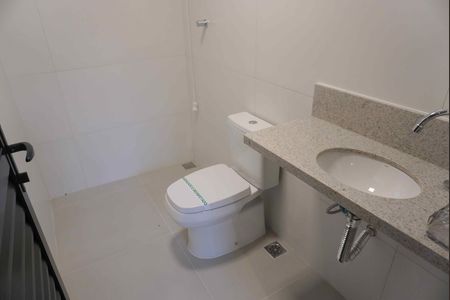 Casa de condomínio à venda com 309m², 4 quartos e 4 vagasBanheito Área Externa