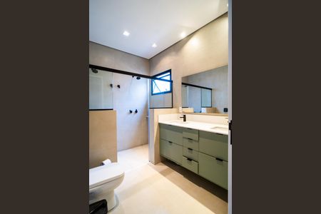 Casa de condomínio para alugar com 242m², 4 quartos e 4 vagasBanheiro da Suíte