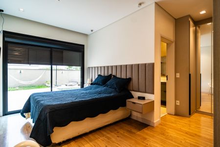 Casa de condomínio para alugar com 242m², 4 quartos e 4 vagasSuíte
