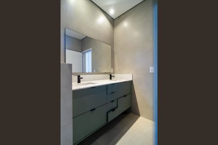Casa de condomínio para alugar com 242m², 4 quartos e 4 vagasBanheiro da Suíte