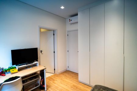 Casa de condomínio para alugar com 242m², 4 quartos e 4 vagasSuíte 2