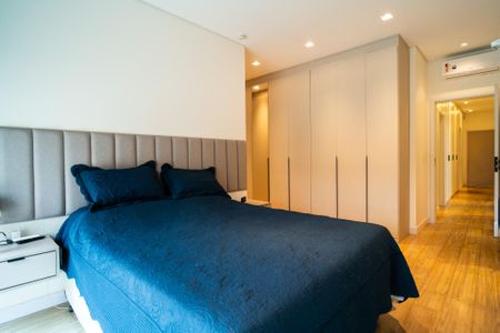 Casa de condomínio para alugar com 242m², 4 quartos e 4 vagasSuíte