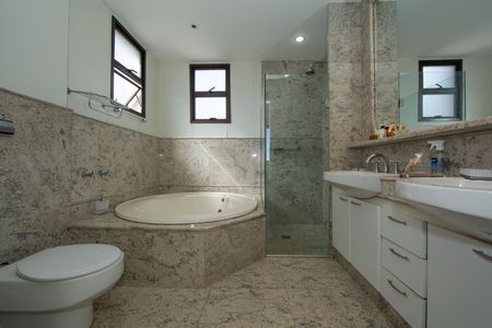 BANHEIRO2 de apartamento à venda com 4 quartos, 406m² em Belvedere, Belo Horizonte