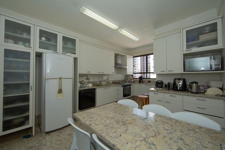 COZINHA de apartamento à venda com 4 quartos, 406m² em Belvedere, Belo Horizonte