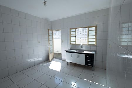 Casa para alugar com 1 quarto, 92m² em Jardim Santa Marina, Jacareí