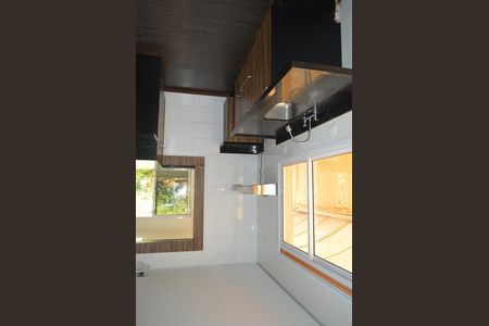 Casa de condomínio para alugar com 222m², 3 quartos e 4 vagasCozinha