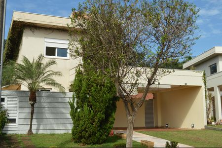 Casa de condomínio para alugar com 222m², 3 quartos e 4 vagasFachada