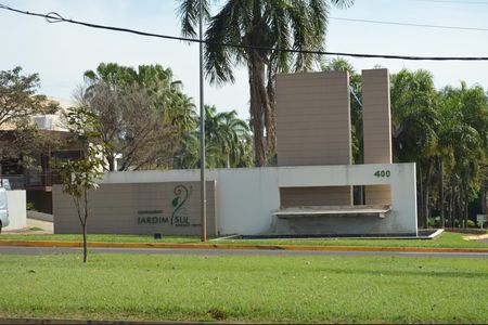 Casa de condomínio para alugar com 222m², 3 quartos e 4 vagasFachada