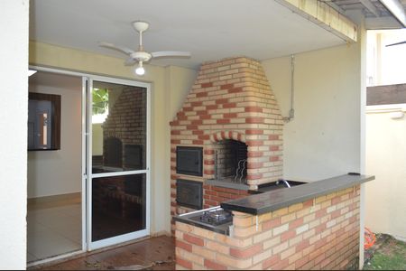 Casa de condomínio para alugar com 222m², 3 quartos e 4 vagasChurrasqueira