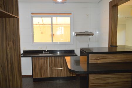 Casa de condomínio para alugar com 222m², 3 quartos e 4 vagasCozinha
