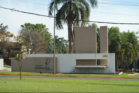 Casa de condomínio para alugar com 222m², 3 quartos e 4 vagasFachada