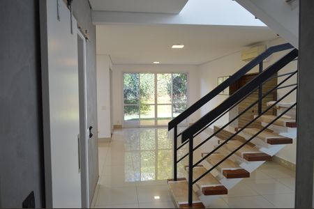 Casa de condomínio para alugar com 222m², 3 quartos e 4 vagasSala