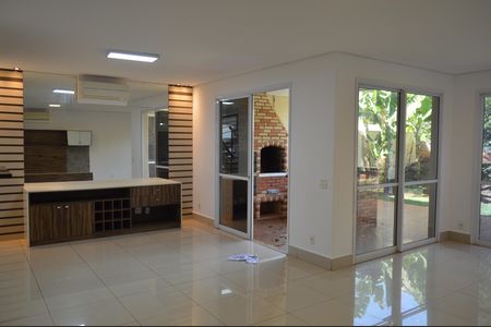 Casa de condomínio para alugar com 222m², 3 quartos e 4 vagasSala