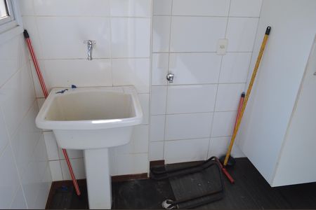 Casa de condomínio para alugar com 222m², 3 quartos e 4 vagasBanheiro de Serviço