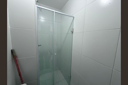 Banheiro  de apartamento para alugar com 2 quartos, 33m² em Jardim Caravelas, São Paulo