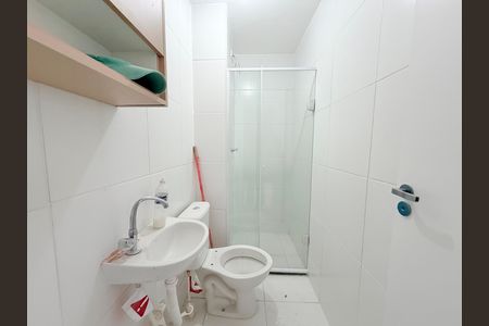 Banheiro  de apartamento para alugar com 2 quartos, 33m² em Jardim Caravelas, São Paulo