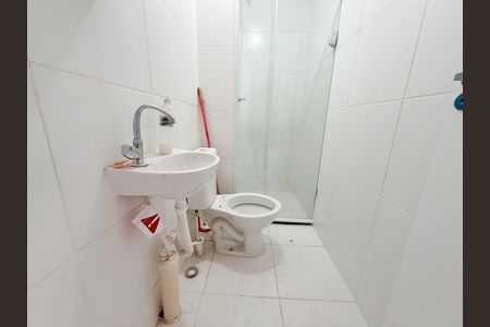 Banheiro  de apartamento para alugar com 2 quartos, 33m² em Jardim Caravelas, São Paulo
