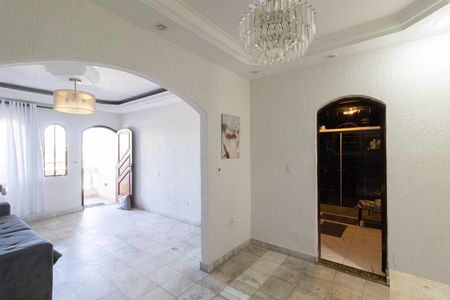 Sala de casa para alugar com 3 quartos, 438m² em Vila Brasil, São Paulo