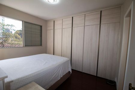 Apartamento à venda com 140m², 4 quartos e 2 vagas Apartamento à venda com 140m², 4 quartos e 2 vagasQuarto 04 - Suite
