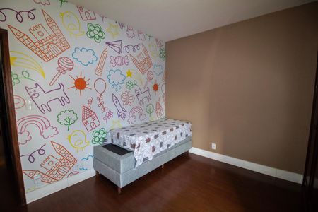 Apartamento à venda com 140m², 4 quartos e 2 vagas Apartamento à venda com 140m², 4 quartos e 2 vagasQuarto 02