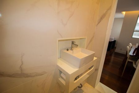 Apartamento à venda com 140m², 4 quartos e 2 vagas Apartamento à venda com 140m², 4 quartos e 2 vagasLavabo