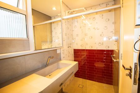 Apartamento à venda com 140m², 4 quartos e 2 vagas Apartamento à venda com 140m², 4 quartos e 2 vagasBanheiro da suite