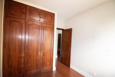 Quarto 03 de apartamento à venda com 4 quartos, 140m² em Vila Paris, Belo Horizonte