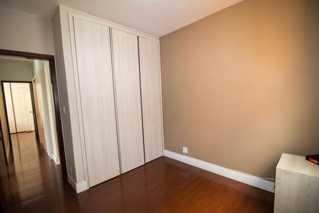 Apartamento à venda com 140m², 4 quartos e 2 vagas Apartamento à venda com 140m², 4 quartos e 2 vagasQuarto 01