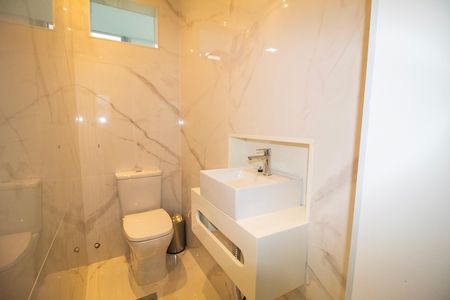 Apartamento à venda com 140m², 4 quartos e 2 vagas Apartamento à venda com 140m², 4 quartos e 2 vagasLavabo