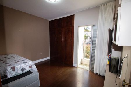 Apartamento à venda com 140m², 4 quartos e 2 vagas Apartamento à venda com 140m², 4 quartos e 2 vagasQuarto 02