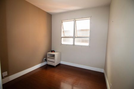 Apartamento à venda com 140m², 4 quartos e 2 vagas Apartamento à venda com 140m², 4 quartos e 2 vagasQuarto 01