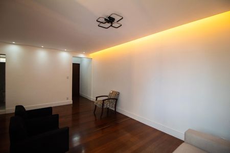 Apartamento à venda com 140m², 4 quartos e 2 vagas Apartamento à venda com 140m², 4 quartos e 2 vagasSala
