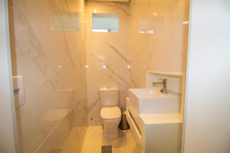 Apartamento à venda com 140m², 4 quartos e 2 vagas Apartamento à venda com 140m², 4 quartos e 2 vagasLavabo