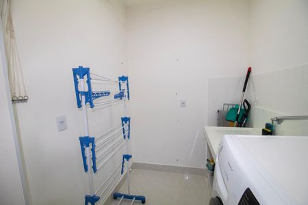 Apartamento à venda com 140m², 4 quartos e 2 vagas Apartamento à venda com 140m², 4 quartos e 2 vagasÁrea de Serviço