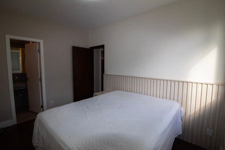 Apartamento à venda com 140m², 4 quartos e 2 vagas Apartamento à venda com 140m², 4 quartos e 2 vagasQuarto 04 - Suite
