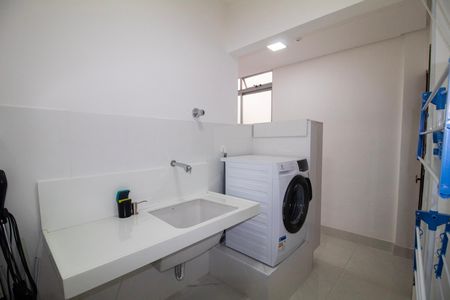 Apartamento à venda com 140m², 4 quartos e 2 vagas Apartamento à venda com 140m², 4 quartos e 2 vagasÁrea de Serviço