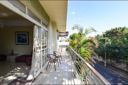 Varanda de casa à venda com 3 quartos, 358m² em Nova Floresta, Belo Horizonte