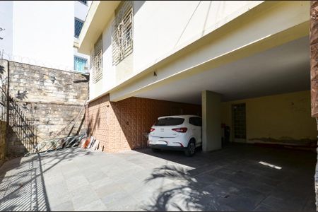 Garagem de casa à venda com 3 quartos, 358m² em Nova Floresta, Belo Horizonte